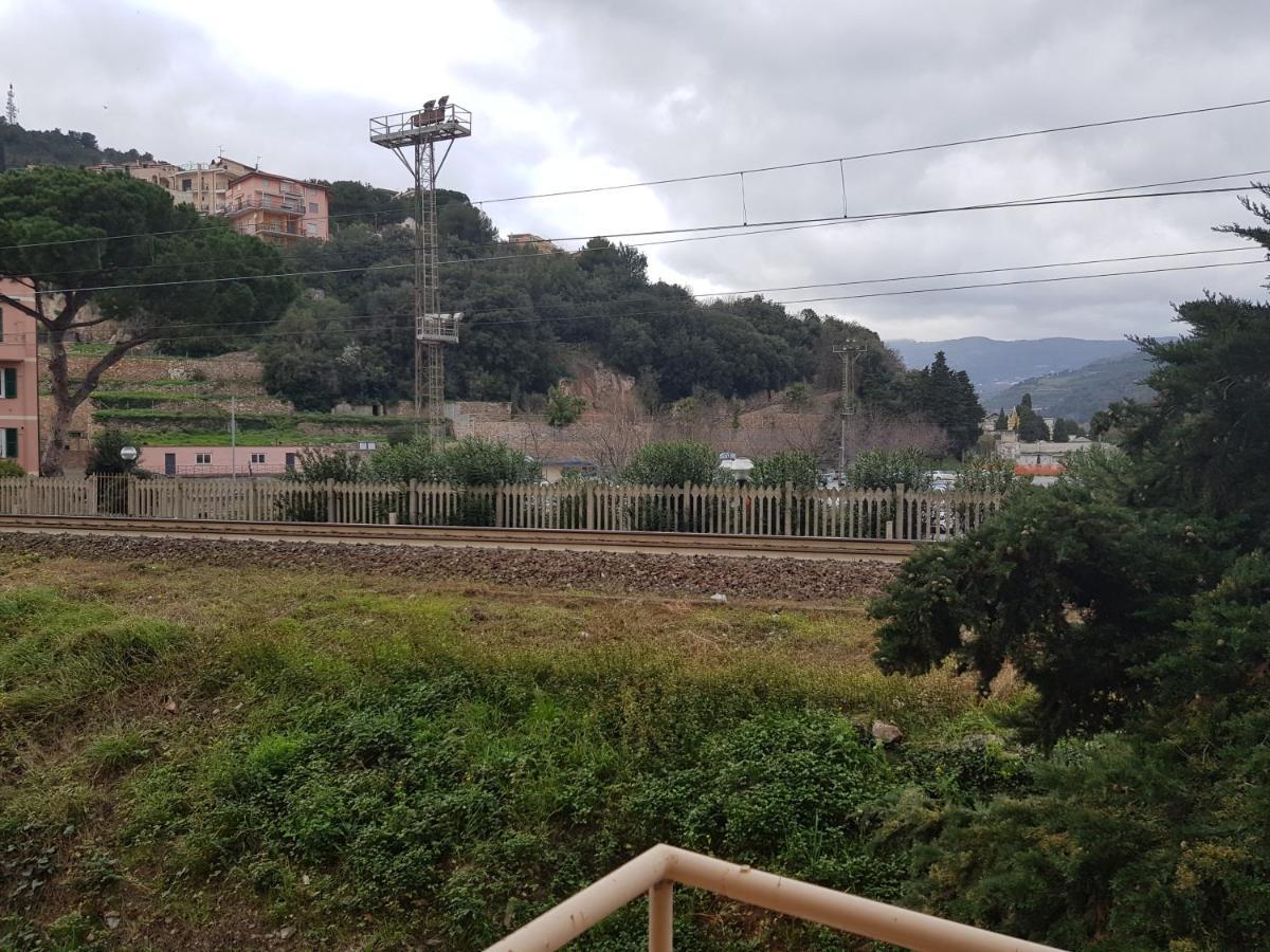 Holiday In Pietra Ligure Εξωτερικό φωτογραφία